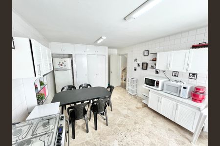 Casa à venda com 288m², 3 quartos e 3 vagasCozinha