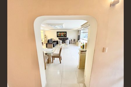Casa à venda com 288m², 3 quartos e 3 vagasSala/Entrada
