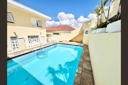 Casa à venda com 288m², 3 quartos e 3 vagasÁrea comum - Piscina