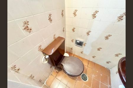 Casa à venda com 288m², 3 quartos e 3 vagasBanheiro do Salão de festas