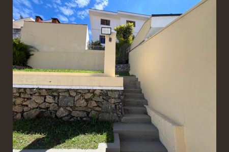 Casa à venda com 288m², 3 quartos e 3 vagasEscada