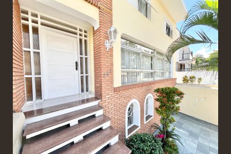 Casa à venda com 288m², 3 quartos e 3 vagasEntrada