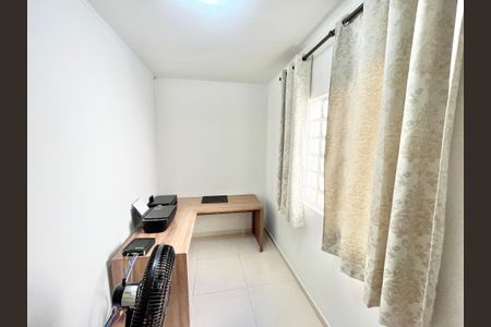 Casa à venda com 288m², 3 quartos e 3 vagasQuarto 2 - Escritório
