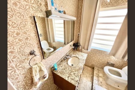 Casa à venda com 288m², 3 quartos e 3 vagasBanheiro