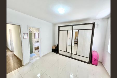 Casa à venda com 288m², 3 quartos e 3 vagasQuarto 1 - Suíte
