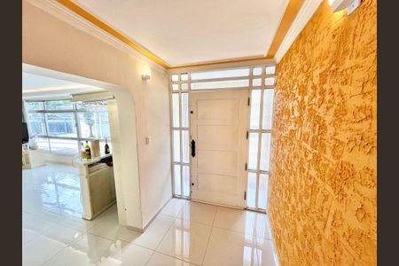 Casa à venda com 288m², 3 quartos e 3 vagasSala/Entrada