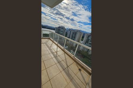 Apartamento à venda com 74m², 2 quartos e 2 vagasVaranda