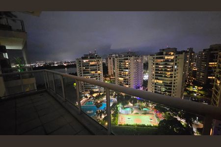 Apartamento à venda com 74m², 2 quartos e 2 vagasVista da varanda