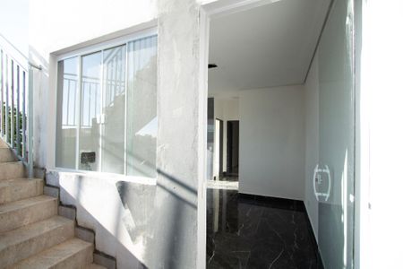 Casa para alugar com 66m², 2 quartos e 1 vaga