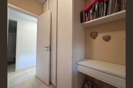 Apartamento à venda com 83m², 3 quartos e 1 vagaQuarto 2