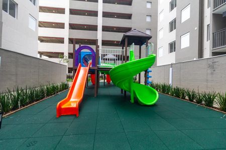 Apartamento para alugar com 28m², 1 quarto e sem vaga Apartamento para alugar com 28m², 1 quarto e sem vagaÁrea comum - Playground
