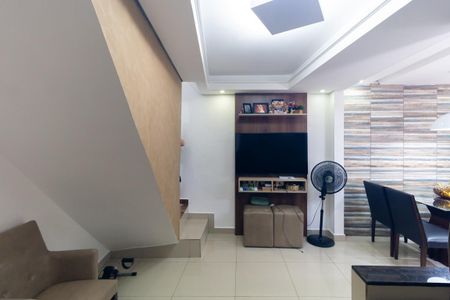 Sala de casa para alugar com 2 quartos, 84m² em Jardim Vila Carrao, São Paulo