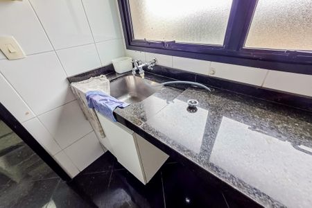 Apartamento à venda com 144m², 4 quartos e 2 vagas Apartamento à venda com 144m², 4 quartos e 2 vagasÁrea de Serviço