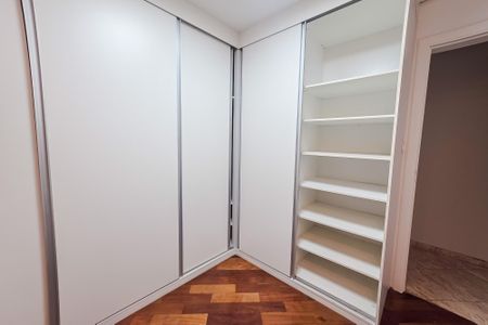 Apartamento à venda com 144m², 4 quartos e 2 vagas Apartamento à venda com 144m², 4 quartos e 2 vagasQuarto
