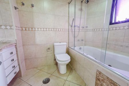 Apartamento à venda com 144m², 4 quartos e 2 vagas Apartamento à venda com 144m², 4 quartos e 2 vagasBanheiro da Suíte 2