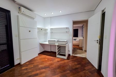 Apartamento à venda com 144m², 4 quartos e 2 vagas Apartamento à venda com 144m², 4 quartos e 2 vagasSuíte