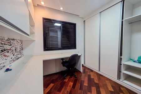 Apartamento à venda com 144m², 4 quartos e 2 vagas Apartamento à venda com 144m², 4 quartos e 2 vagasQuarto