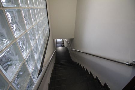 Casa para alugar com 650m², 4 quartos e 4 vagasEscada