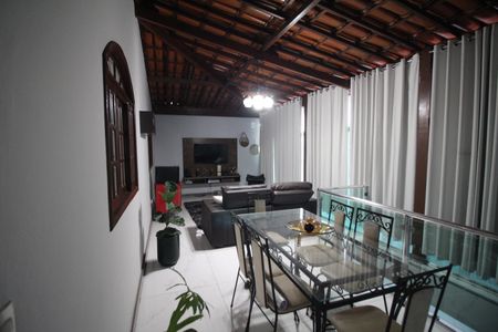 Sala 1 de casa à venda com 4 quartos, 650m² em Riacho das Pedras, Contagem