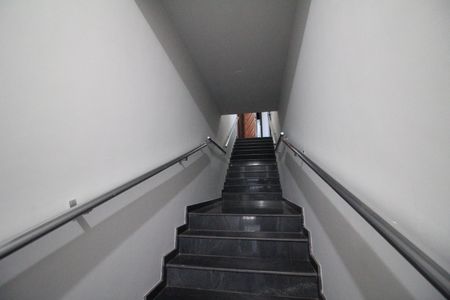 Casa para alugar com 650m², 4 quartos e 4 vagasEscada