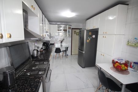 Casa para alugar com 650m², 4 quartos e 4 vagasCozinha