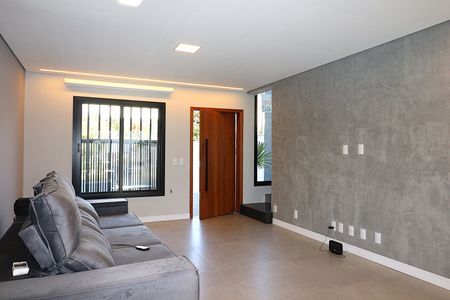 Casa à venda com 3 quartos, 132m² em São Sebastião, Porto Alegre