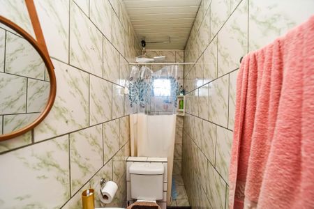 Casa à venda com 60m², 2 quartos e 6 vagas Casa à venda com 60m², 2 quartos e 6 vagasBanheiro 1