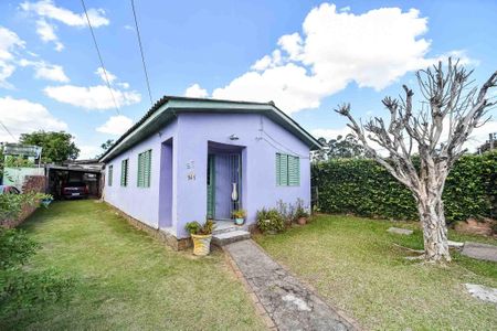 Casa à venda com 60m², 2 quartos e 6 vagas Casa à venda com 60m², 2 quartos e 6 vagasFachada