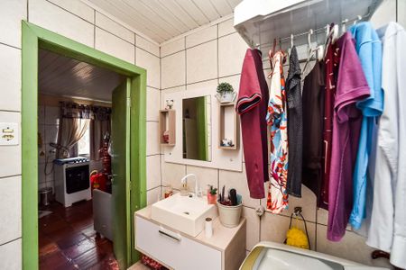 Casa à venda com 60m², 2 quartos e 6 vagas Casa à venda com 60m², 2 quartos e 6 vagasBanheiro 2