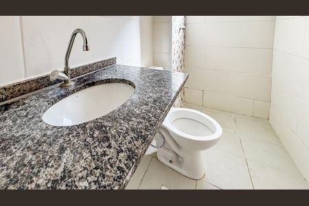 Banheiro de apartamento para alugar com 2 quartos, 44m² em Parque Campo Bonito, Indaiatuba