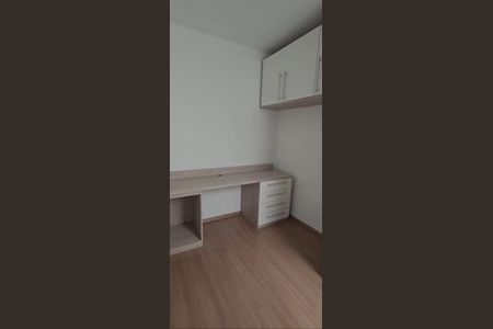 Quarto de casa à venda com 3 quartos, 73m² em Vila Nivi, São Paulo