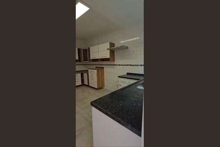 Casa à venda com 73m², 3 quartos e 2 vagas Casa à venda com 73m², 3 quartos e 2 vagasCozinha