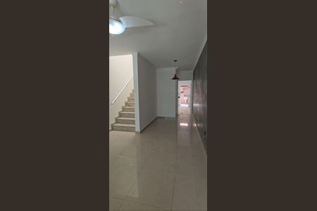 Sala de casa à venda com 3 quartos, 73m² em Vila Nivi, São Paulo