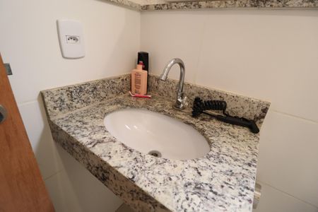 Apartamento para alugar com 62m², 2 quartos e 1 vagaBanheiro Social