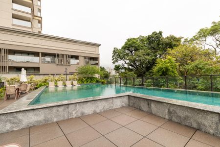 Apartamento à venda com 244m², 3 quartos e 3 vagasÁrea comum - Piscina