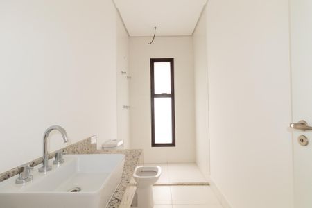 Apartamento à venda com 244m², 3 quartos e 3 vagasBanheiro Social