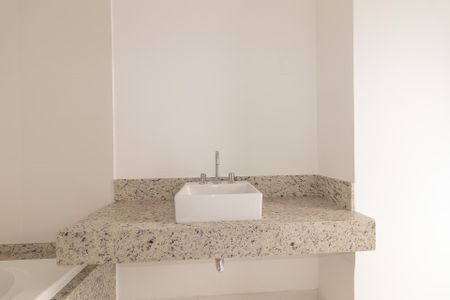 Apartamento à venda com 244m², 3 quartos e 3 vagasBanheiro 1 da Suíte