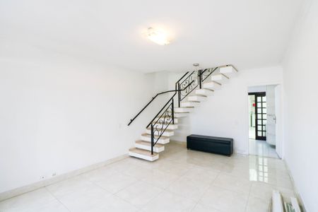 Casa à venda com 3 quartos, 101m² em Jardim Aeroporto, São Paulo