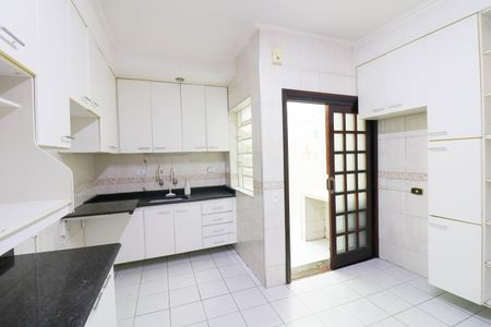 Casa à venda com 3 quartos, 101m² em Jardim Aeroporto, São Paulo