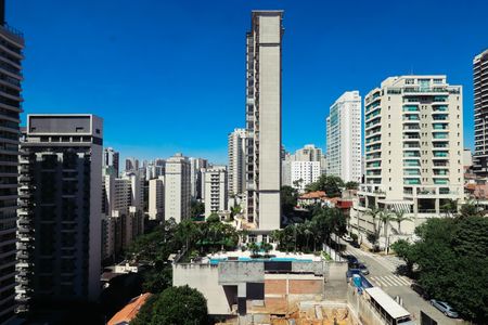 Apartamento à venda com 165m², 3 quartos e 3 vagas Apartamento à venda com 165m², 3 quartos e 3 vagasÁrea de Serviço