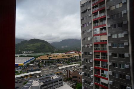 Apartamento à venda com 80m², 2 quartos e 1 vaga Apartamento à venda com 80m², 2 quartos e 1 vagaVaranda