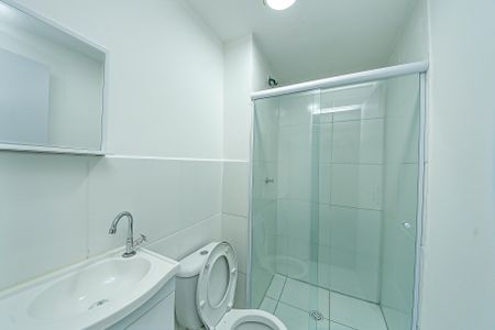 Banheiro de kitnet/studio para alugar com 1 quarto, 32m² em Vila Ema, São Paulo