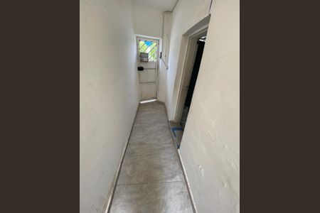 Corredor de casa para alugar com 2 quartos, 85m² em Jardim Consorcio, São Paulo
