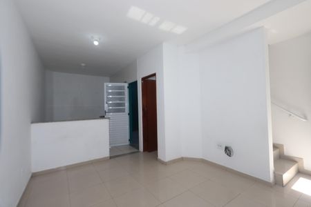 Sala de casa de condomínio para alugar com 2 quartos, 70m² em Jardim Tiete, São Paulo