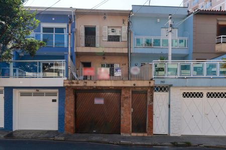 Casa à venda com 254m², 2 quartos e 3 vagasFachada + plaquinha