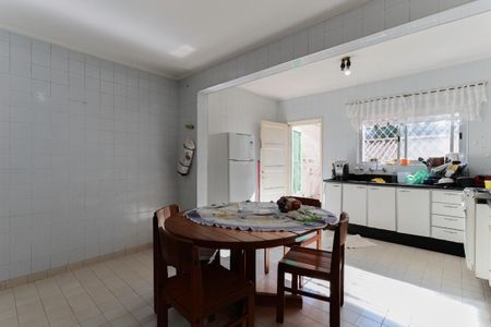 Casa à venda com 254m², 2 quartos e 3 vagasCozinha