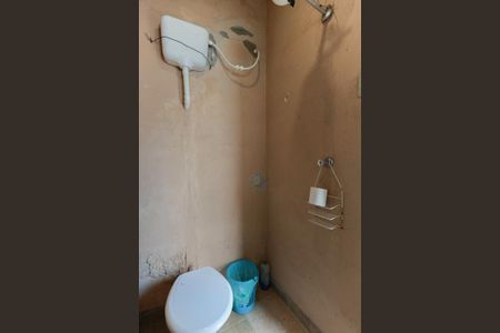 Casa à venda com 254m², 2 quartos e 3 vagasBanheiro de serviço