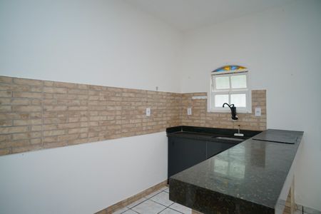 Cozinha de casa de condomínio para alugar com 1 quarto, 50m² em Piratininga, Niterói