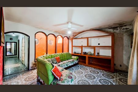 Casa à venda com 100m², 3 quartos e 3 vagasSala