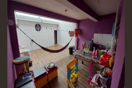 Casa à venda com 203m², 4 quartos e 2 vagas Casa à venda com 203m², 4 quartos e 2 vagasLAVANDERIA